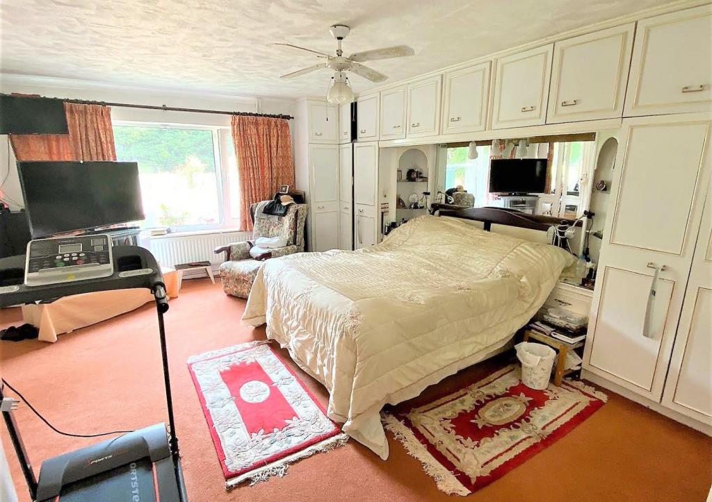 Lot: 90 - FOUR-BEDROOM DETACHED HOUSE - Bedroom